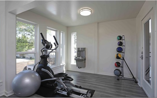 Vintage - Photo 3 of 5