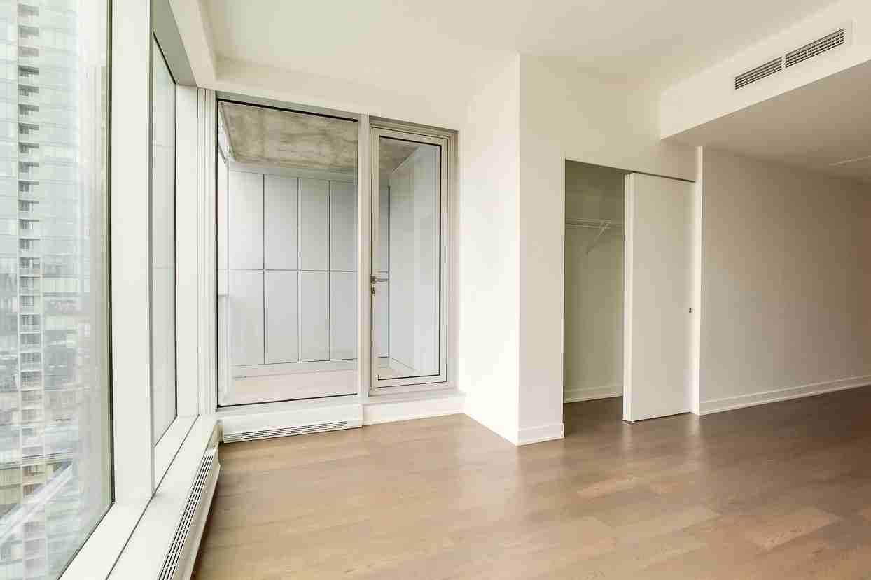 1155 Rue de la Montagne #1902