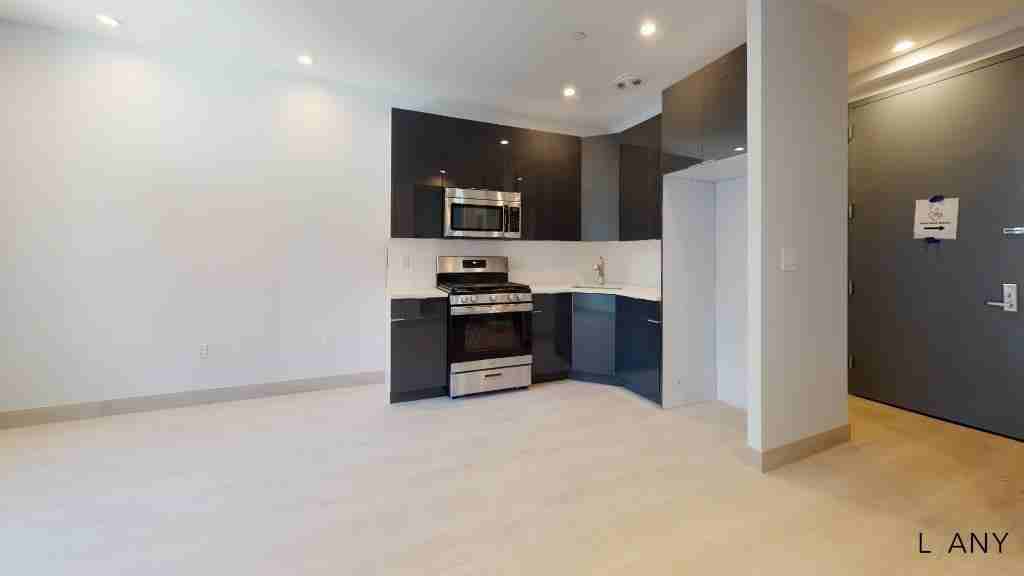 2110 Hughes Ave #4A - Photo 2 of 9