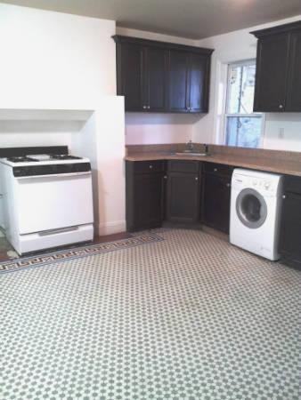 208 Washington Ave #1 - Photo 2 of 9