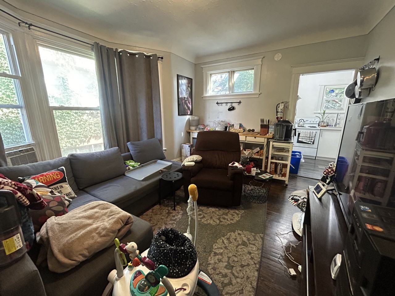 129 Emerald St S #1 - Photo 3 of 10