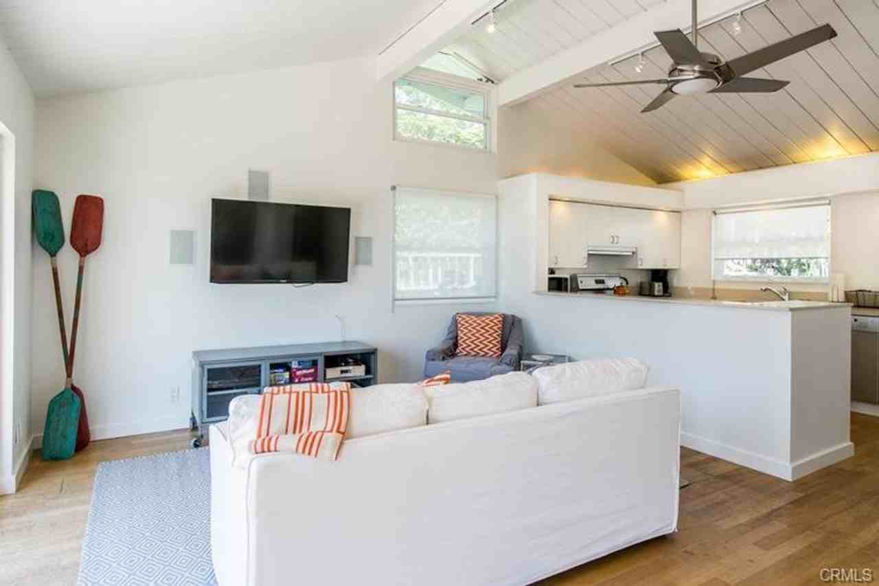 595 Bluebird Canyon Dr - Photo 3 of 20