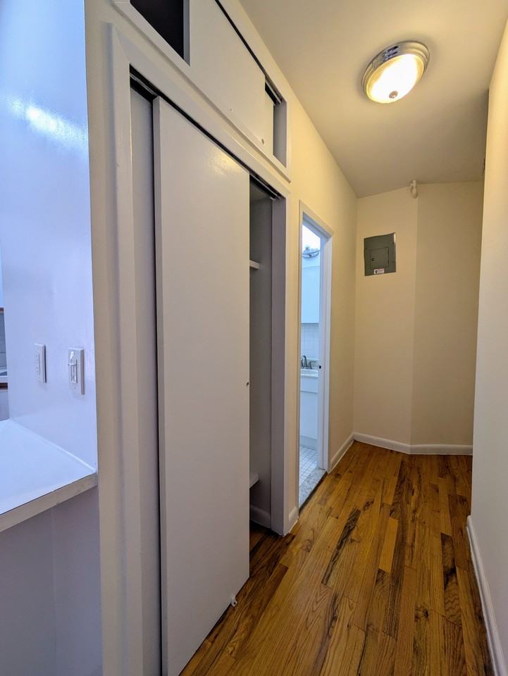 506 E 82nd St #10 - Photo 5 of 7