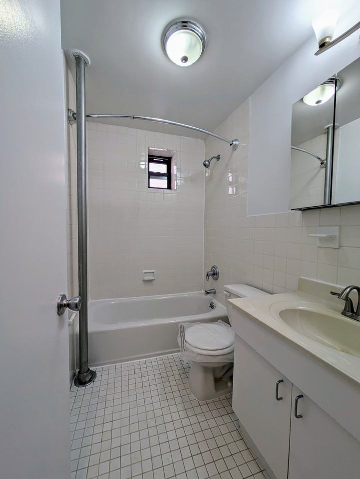 506 E 82nd St #10 - Photo 6 of 7