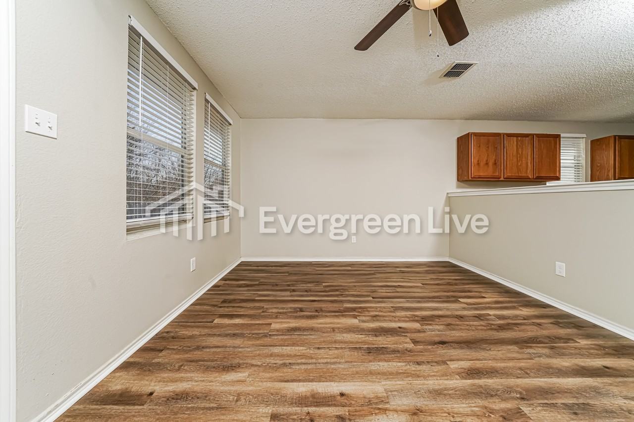 1012 Willow Tree Dr - Photo 5 of 20