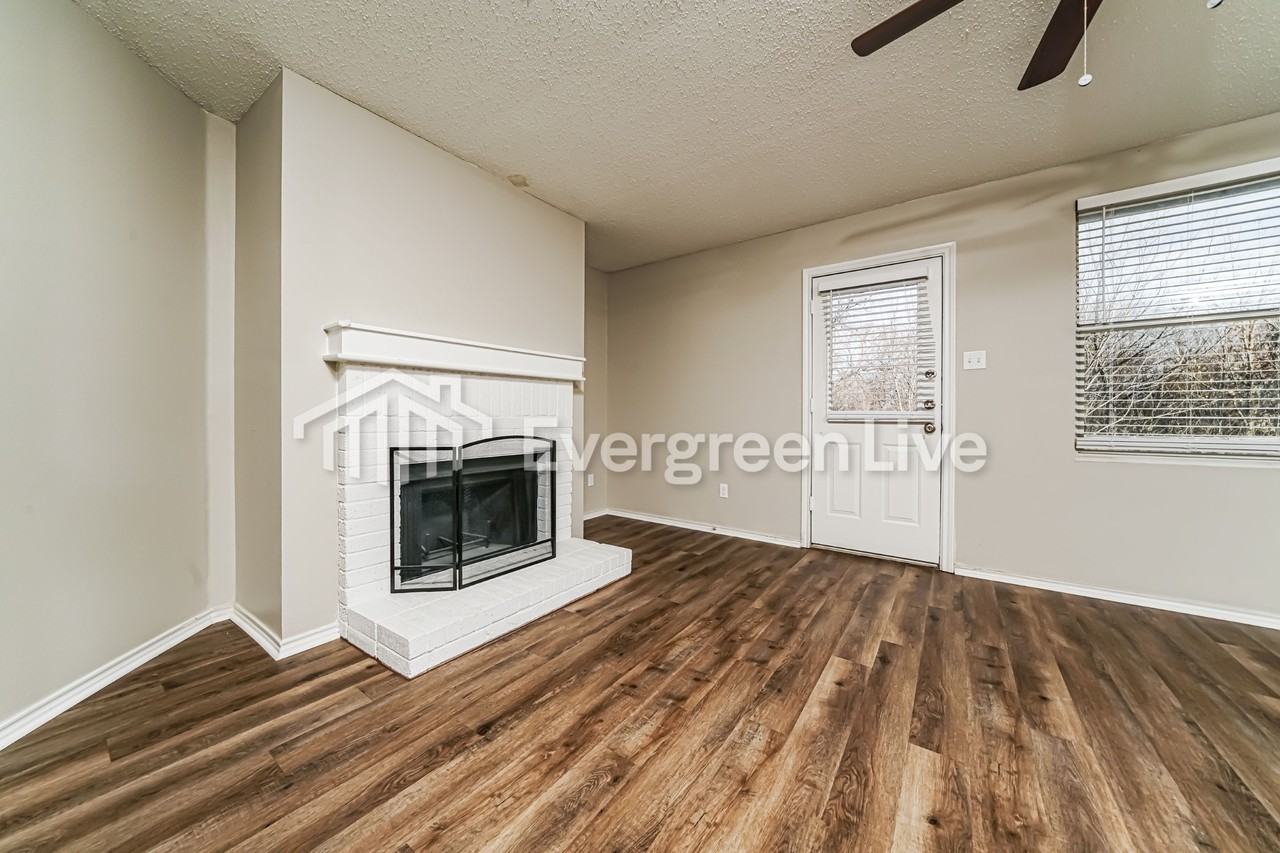 1012 Willow Tree Dr - Photo 3 of 20