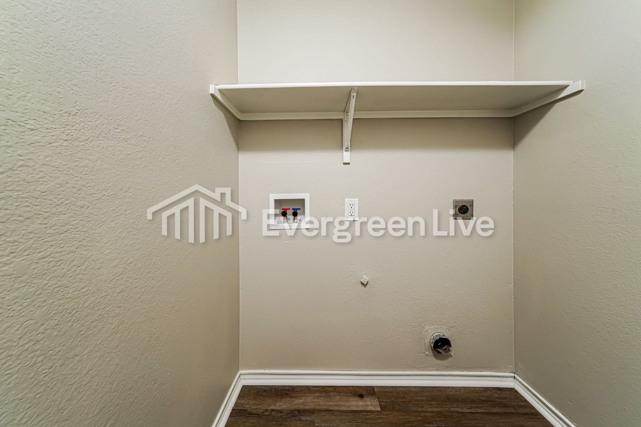 1012 Willow Tree Dr - Photo 7 of 20