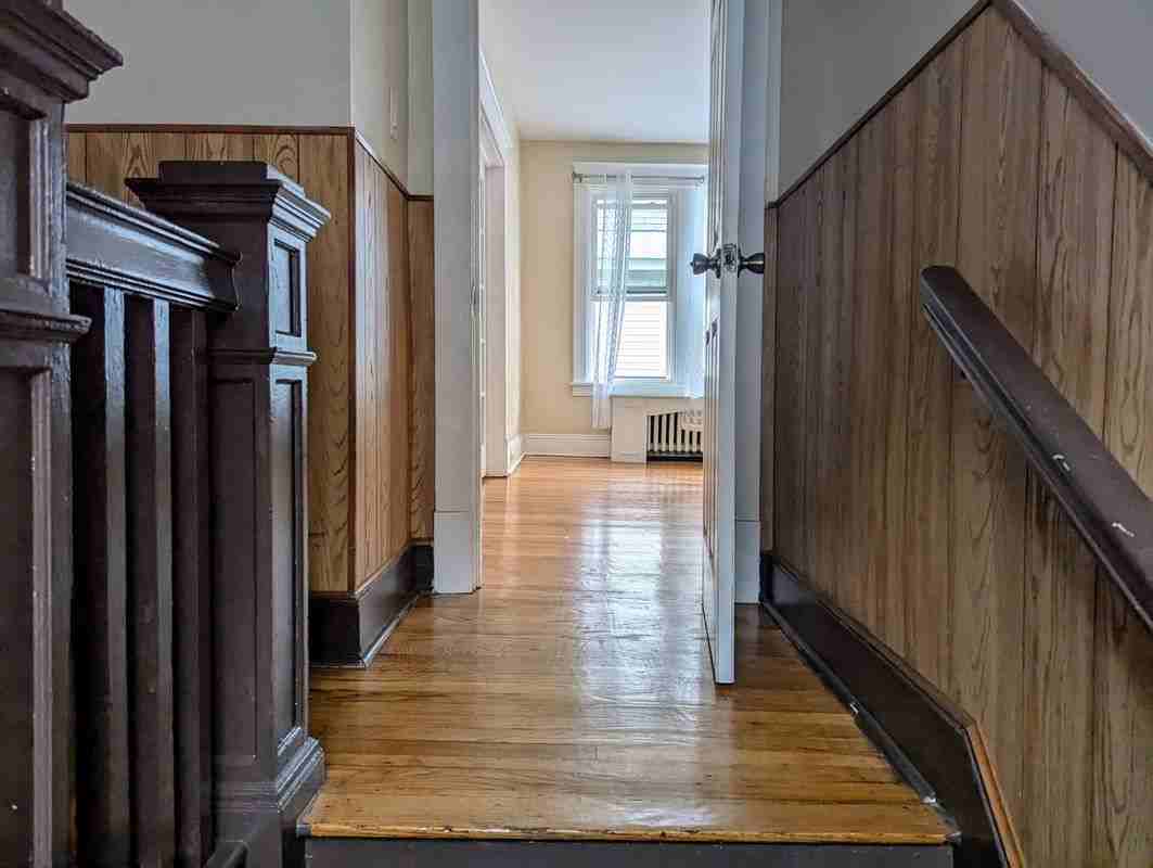 44 Harris Ave 2nd Fl - Photo 2 of 13