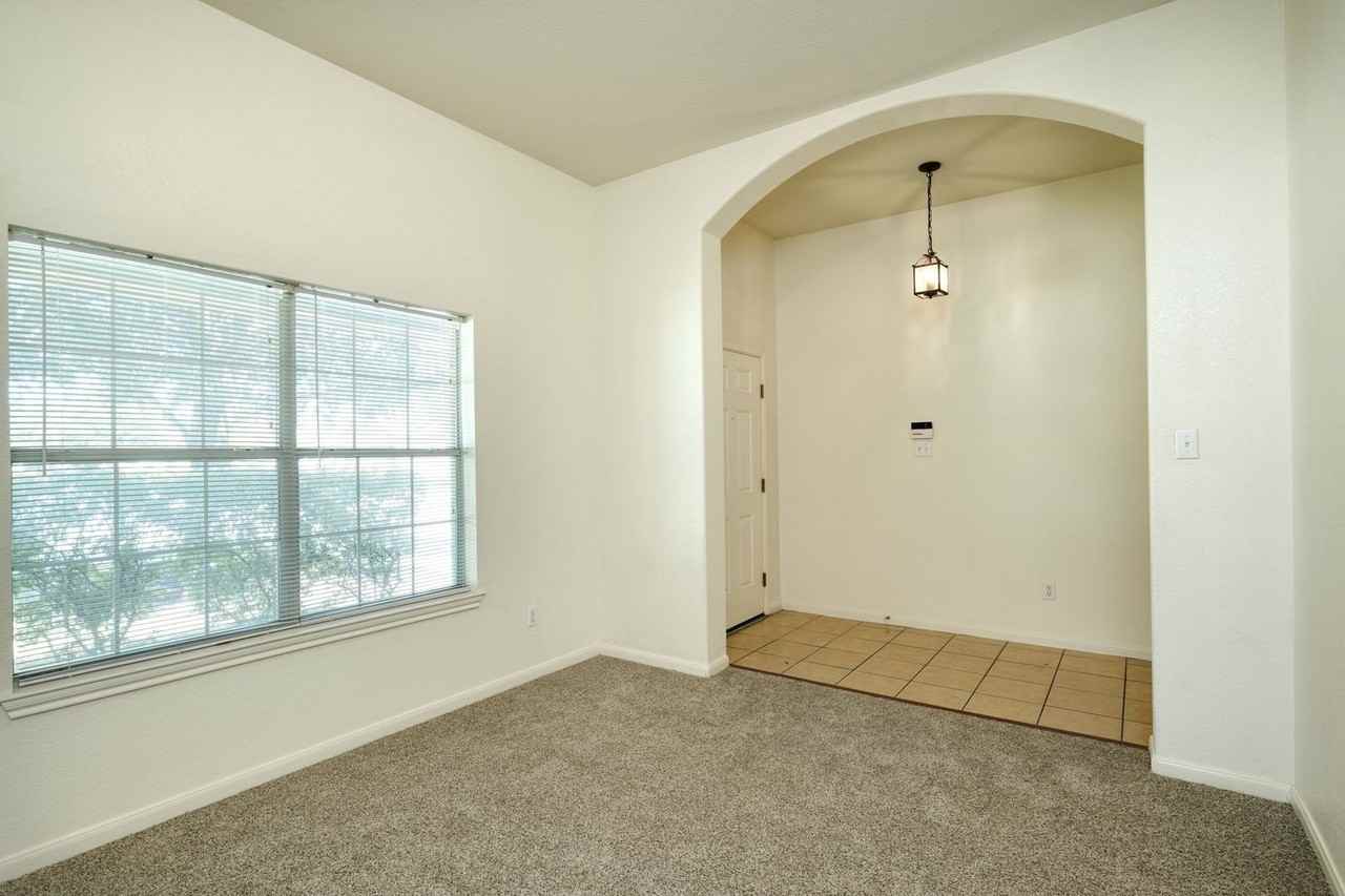 1020 Downridge Dr - Photo 2 of 13