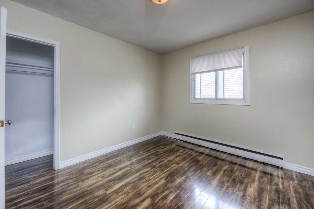 75 Highland Road East #4