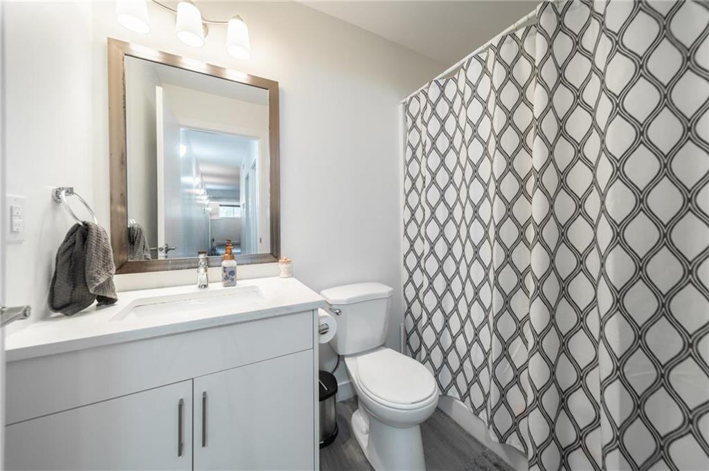 860 Carter Ave - Photo 3 of 9