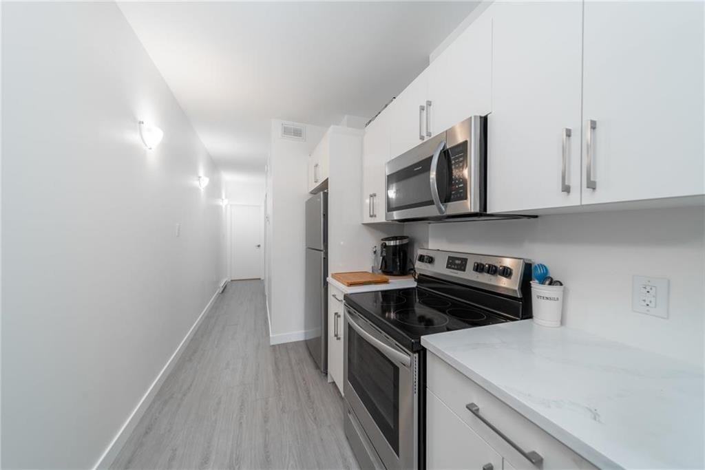 860 Carter Ave - Photo 2 of 9