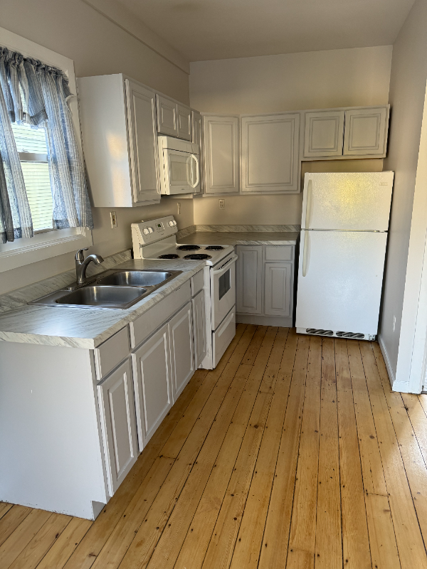 43 Windsor Ave #3C - Photo 3 of 8