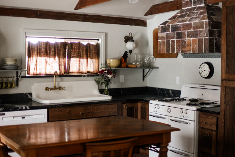 307 W 1st St - Photo 2 of 10