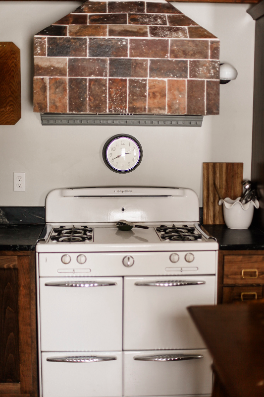 307 W 1st St - Photo 4 of 10