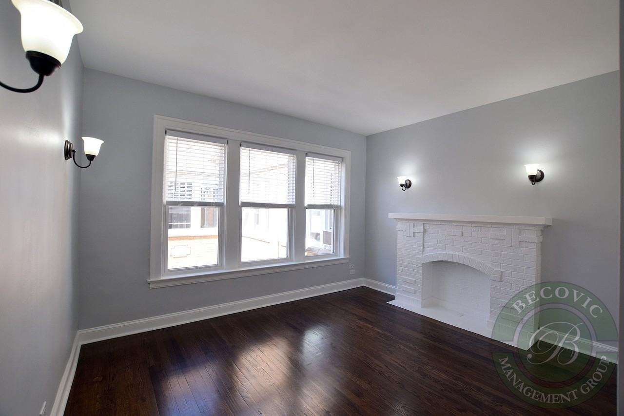 1104 W Glenlake Ave #3 - Photo 4 of 16