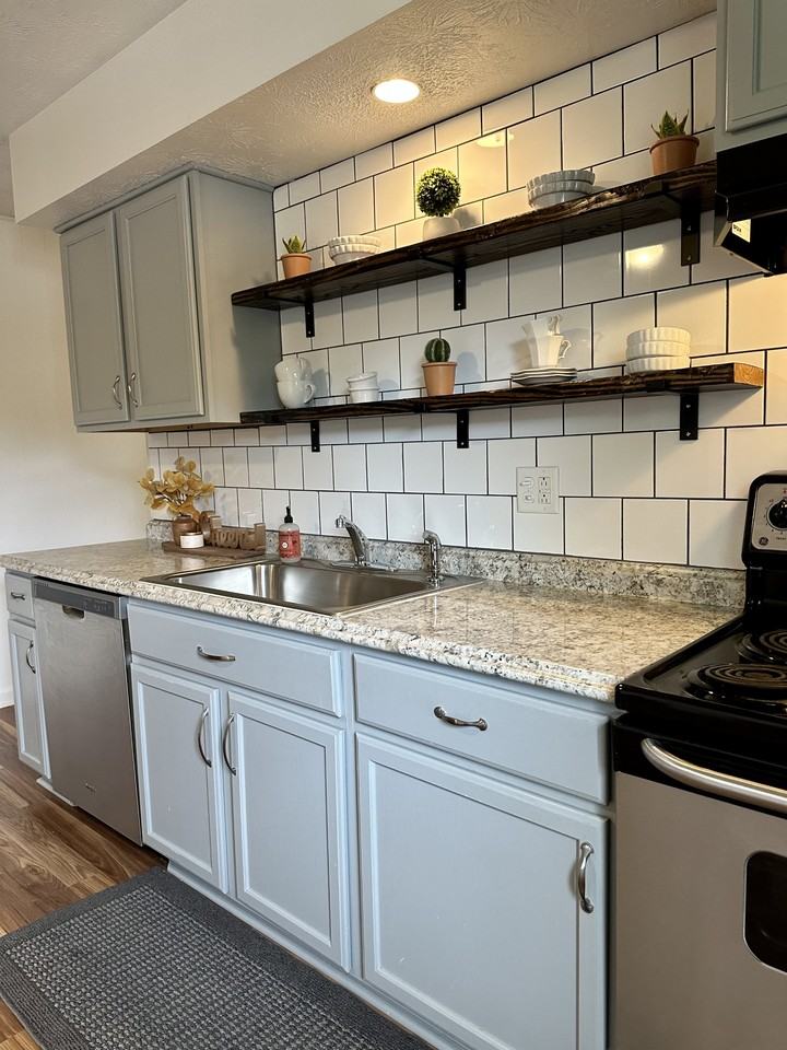 2246 Kirby Rd #3 - Photo 4 of 20