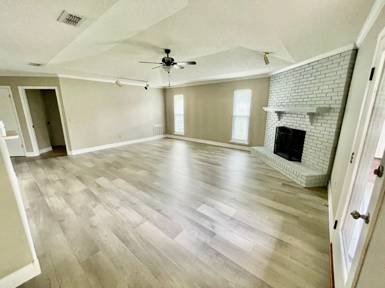 10439 Inverness Dr #NA - Photo 2 of 37