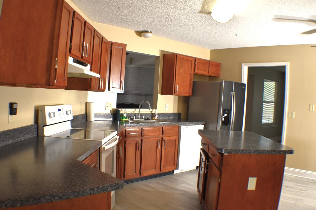 10439 Inverness Dr #NA - Photo 6 of 37