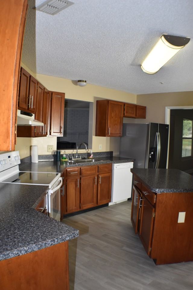 10439 Inverness Dr #NA - Photo 7 of 37