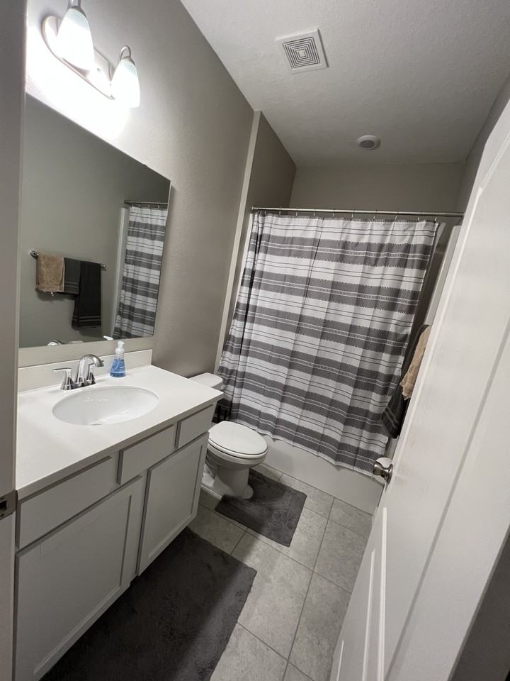 11205 Moonsail Dr #NA - Photo 3 of 5