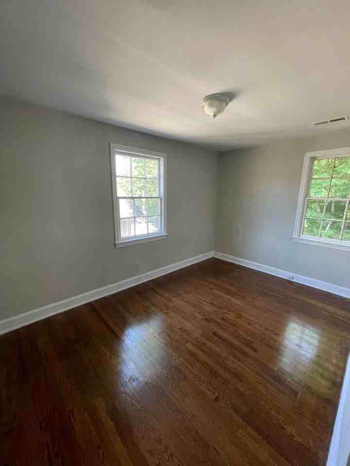 1409 W 1st St - Photo 3 of 6