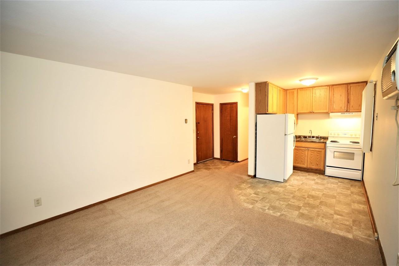 Premier Properties - 6614 - Photo 6 of 12