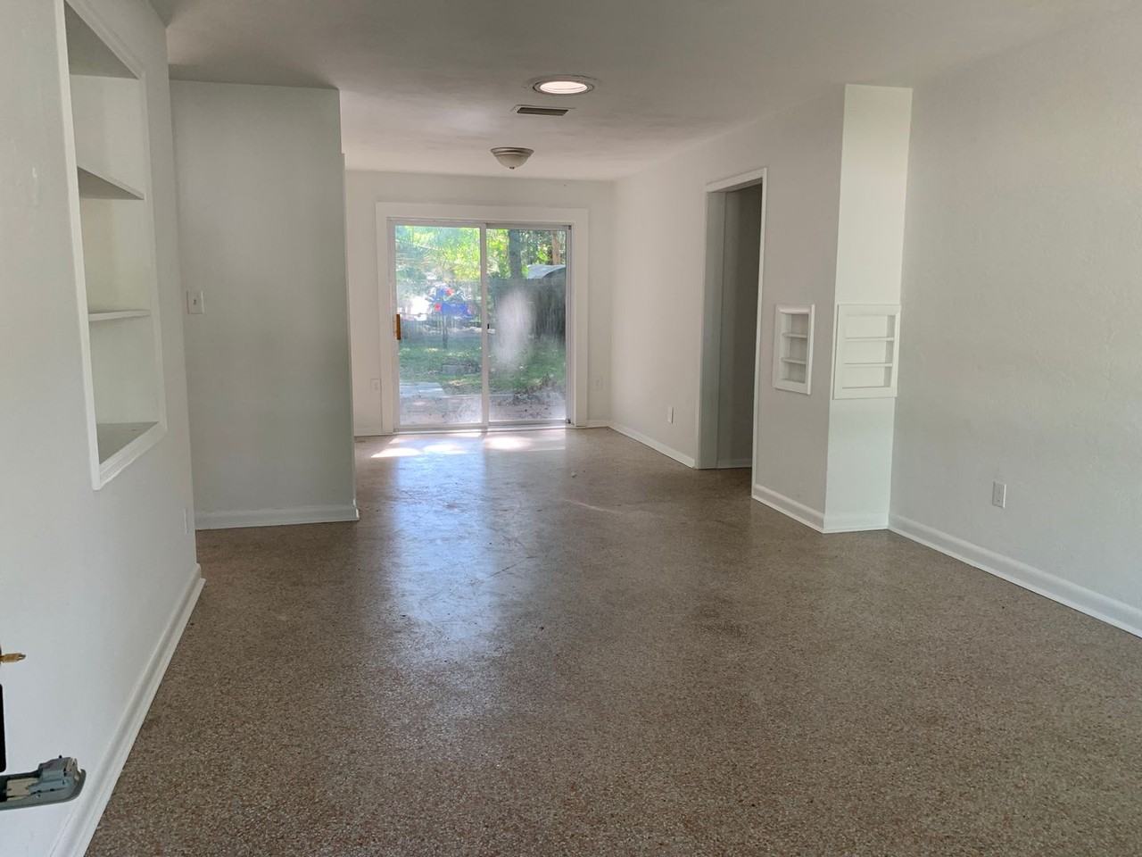 760 Greenway Pl - Photo 2 of 10