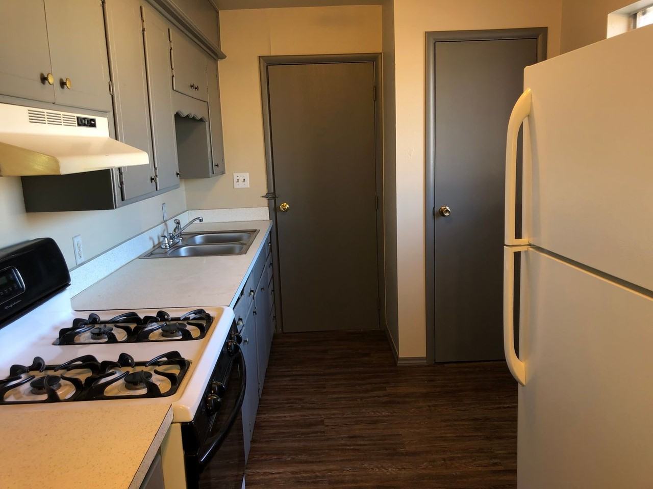 916 Nw 24th St - Photo 4 of 11