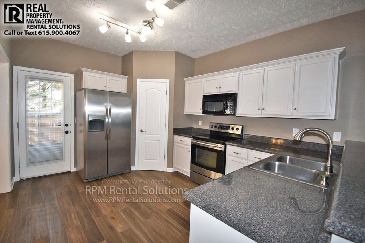 2565 New Holland Cir - Photo 5 of 22