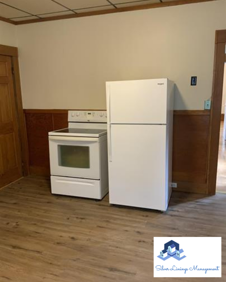 47Lincoln-Gardner - Photo 2 of 12