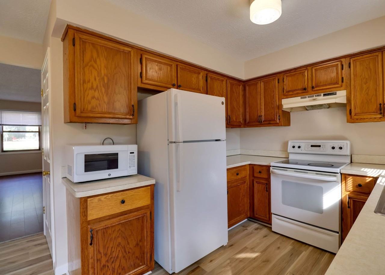 4400 Auburn Rd - Photo 3 of 12