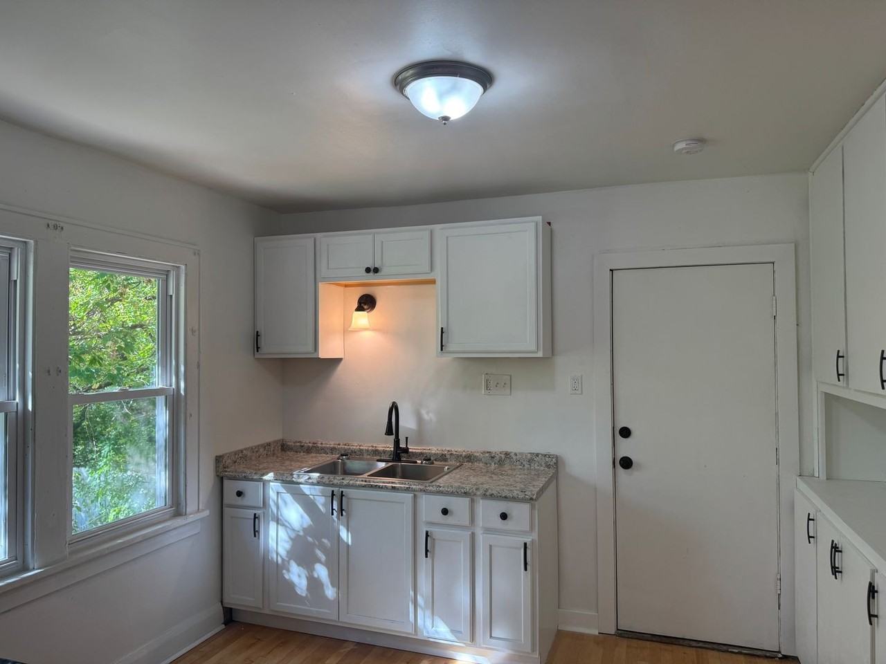 3321 N 17th St - Photo 2 of 9