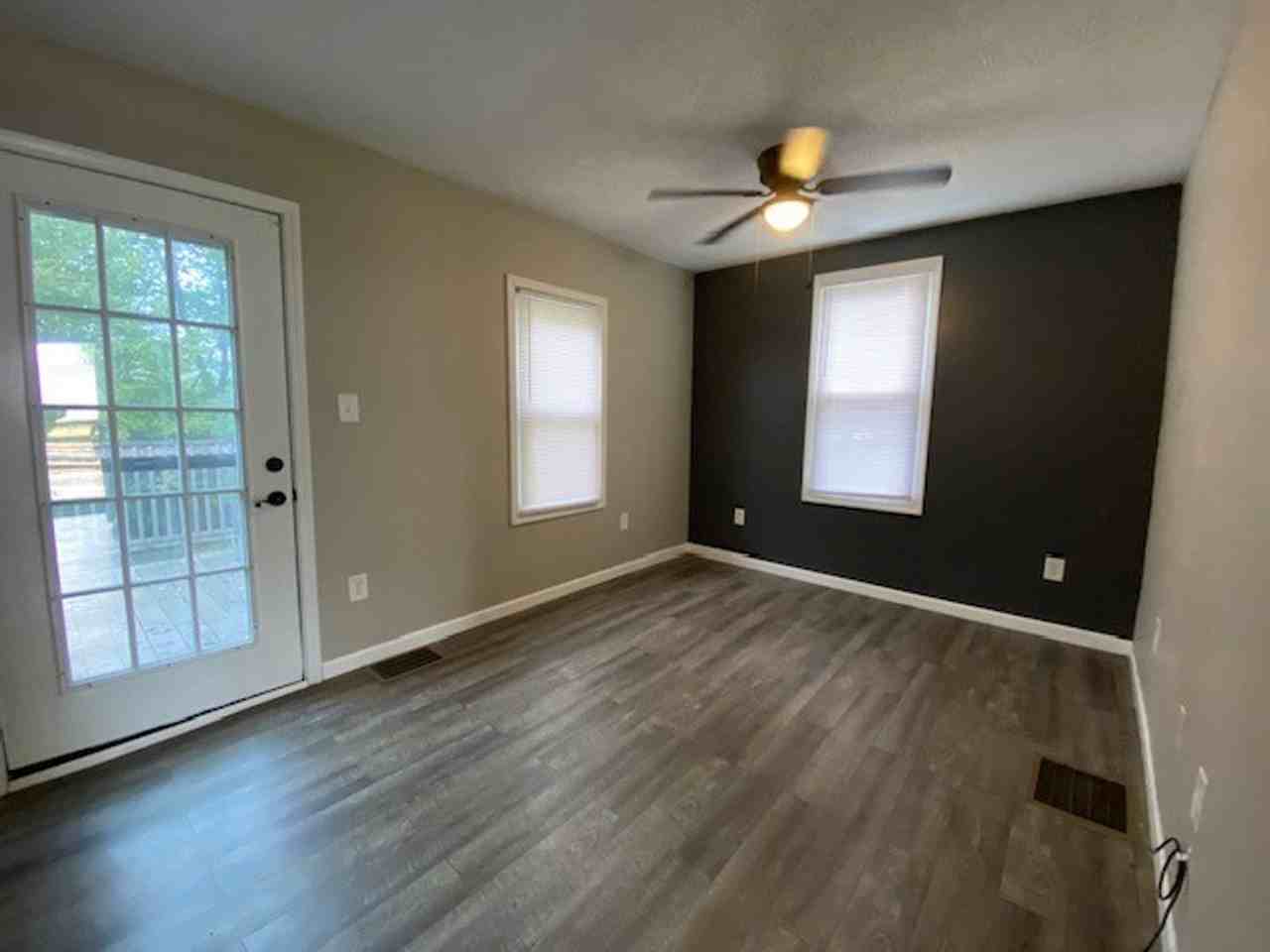 1839 Magnolia Blvd - Photo 2 of 12