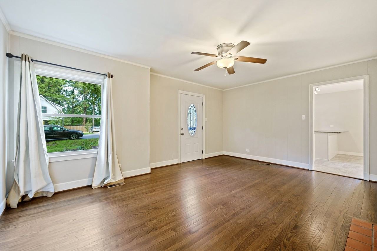 14 Hawthorne Dr - Photo 2 of 20