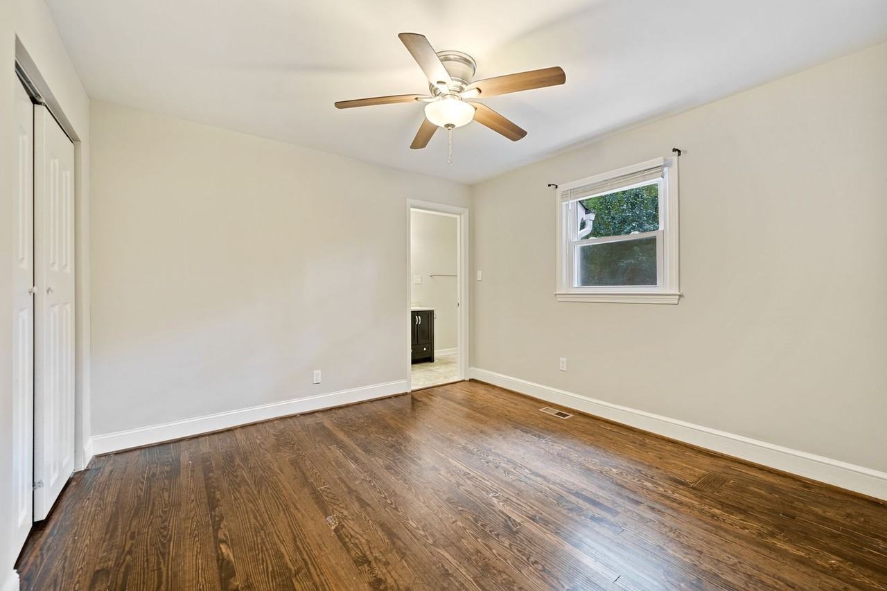 14 Hawthorne Dr - Photo 7 of 20