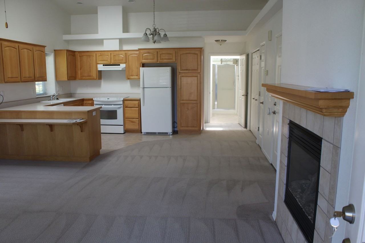 3003 University Rd - Photo 2 of 19