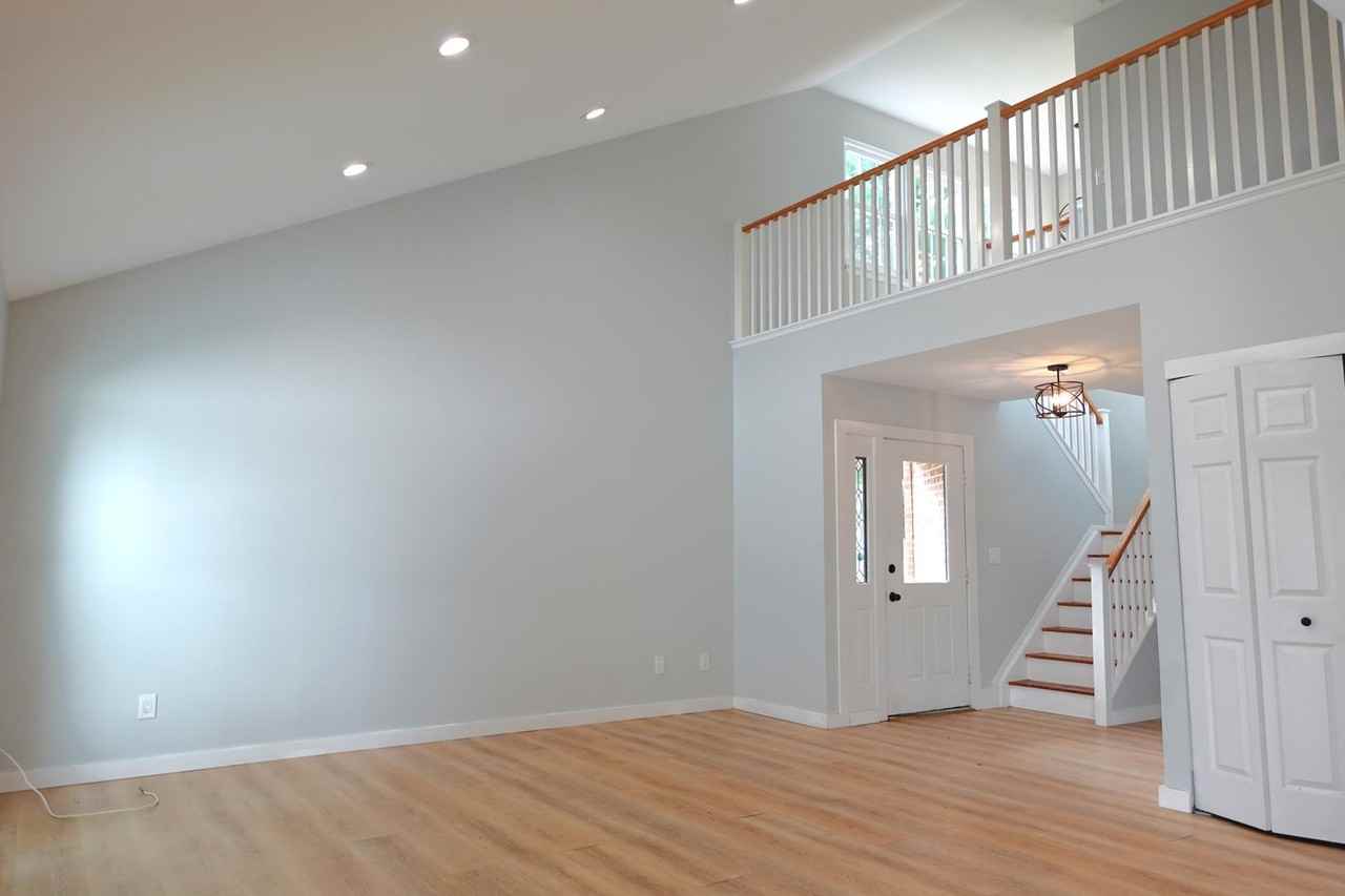 10 Georgian Ct - Photo 2 of 11