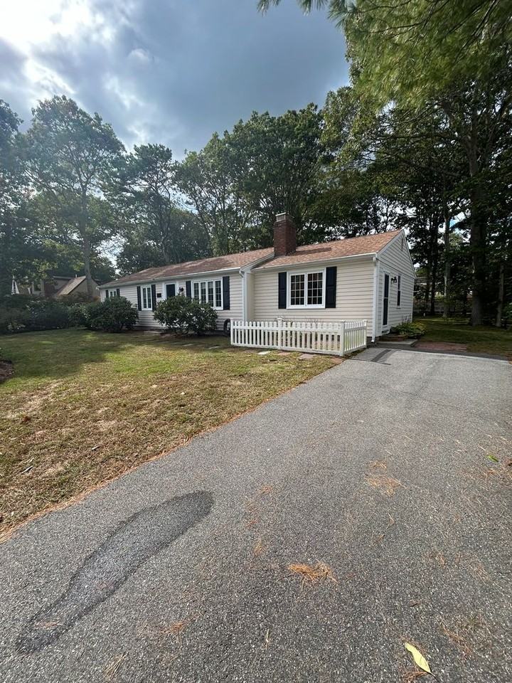 173 Nottingham Dr - Photo 2 of 13