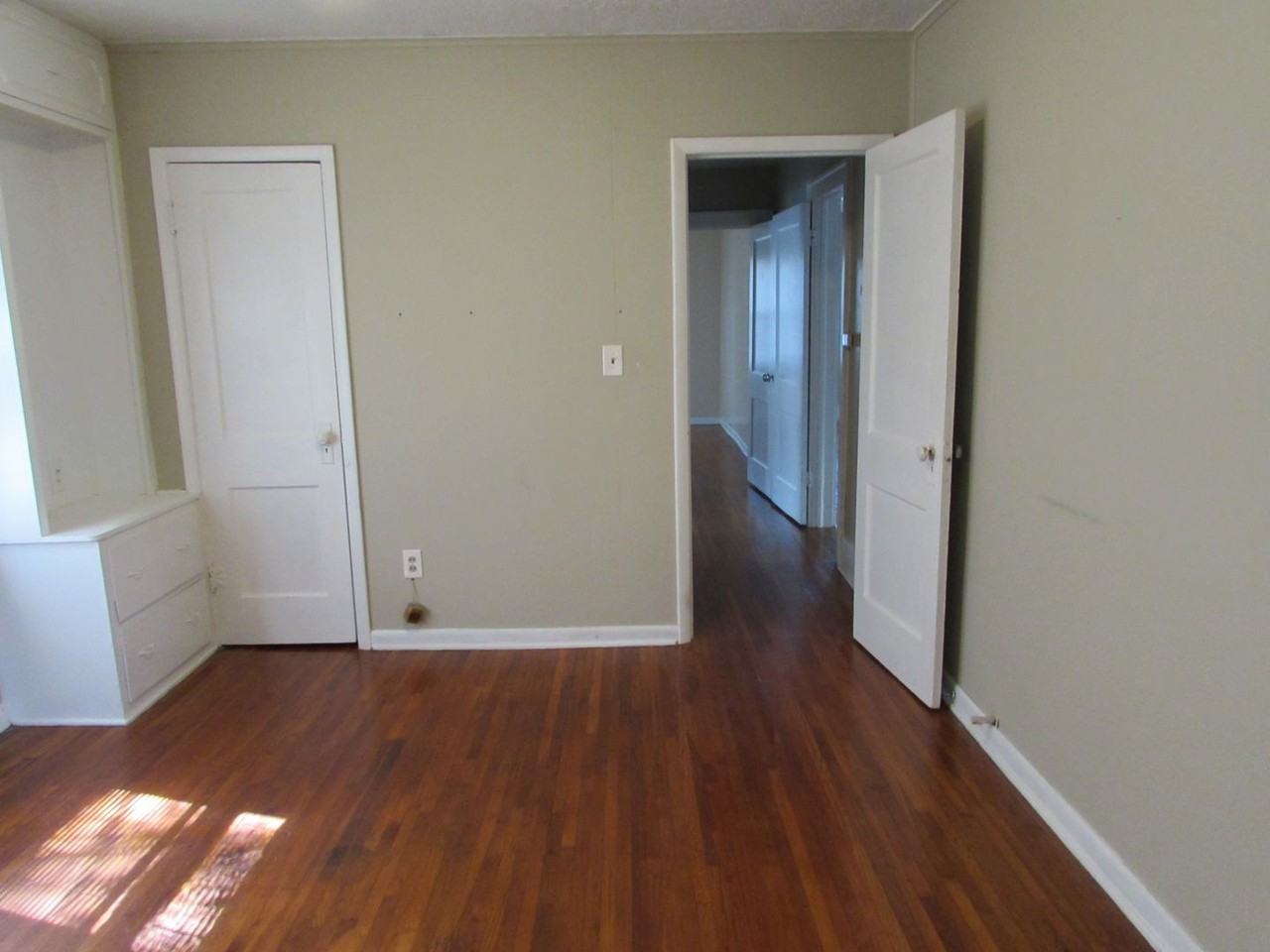 1339 S Gary Ave - Photo 5 of 10