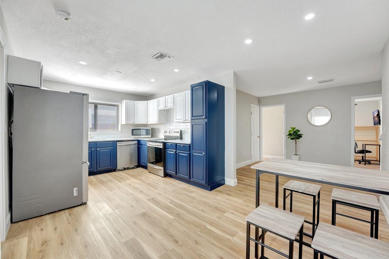 Mcclellan St - Photo 2 of 14