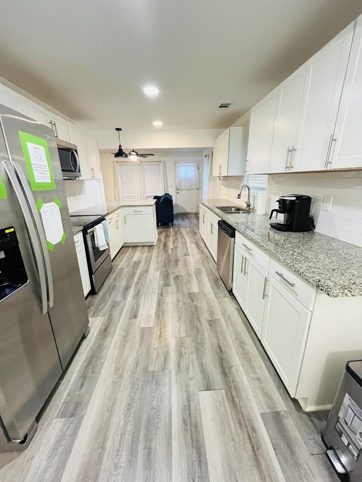 Commercial Ave Nw - Photo 6 of 13