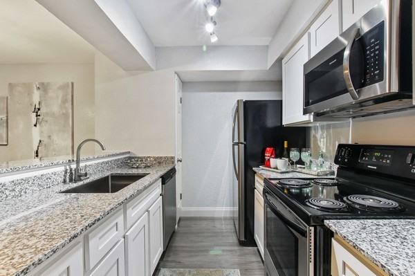 3800 on Portland Apartments - Photo 2 of 39