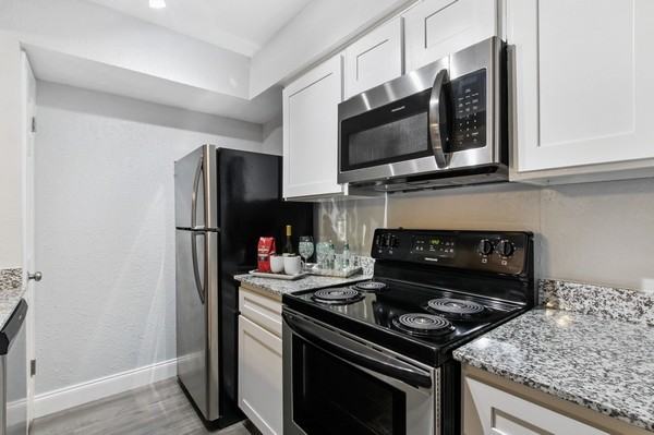 3800 on Portland Apartments - Photo 3 of 39