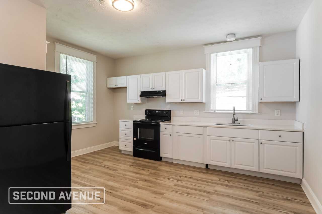 7818 Elizabeth St - Photo 2 of 28