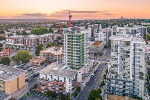 featured image of 952 Johnson St