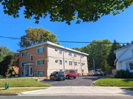 featured image of 3915 Lookout Pl