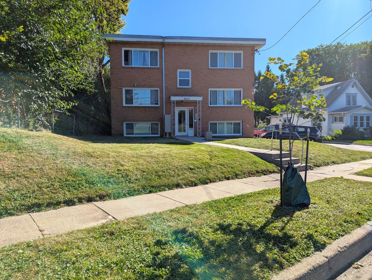 3915 Lookout Place - Photo 2 of 6