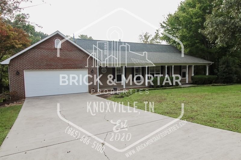 808 Pioneer Dr - Photo 3 of 50