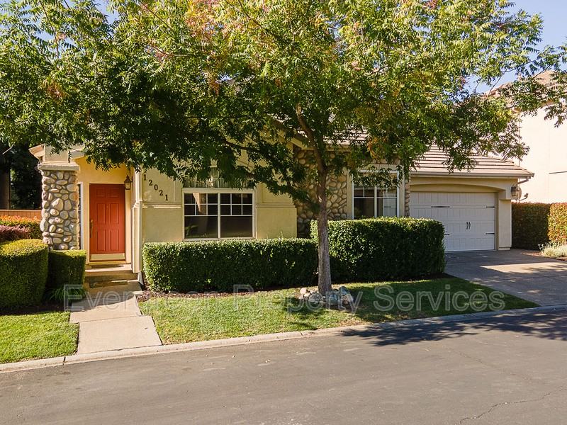 12021 Gold Pointe Ln - Photo 2 of 19